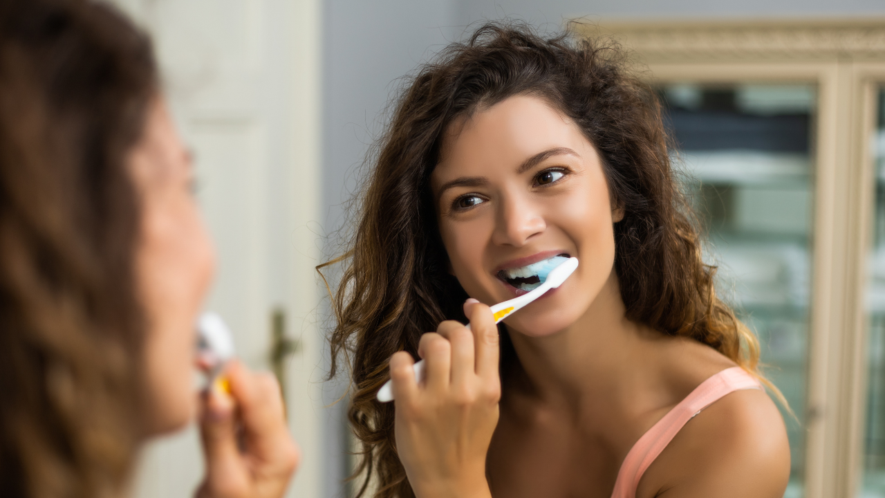 Does brushing 3 times a day whiten teeth?